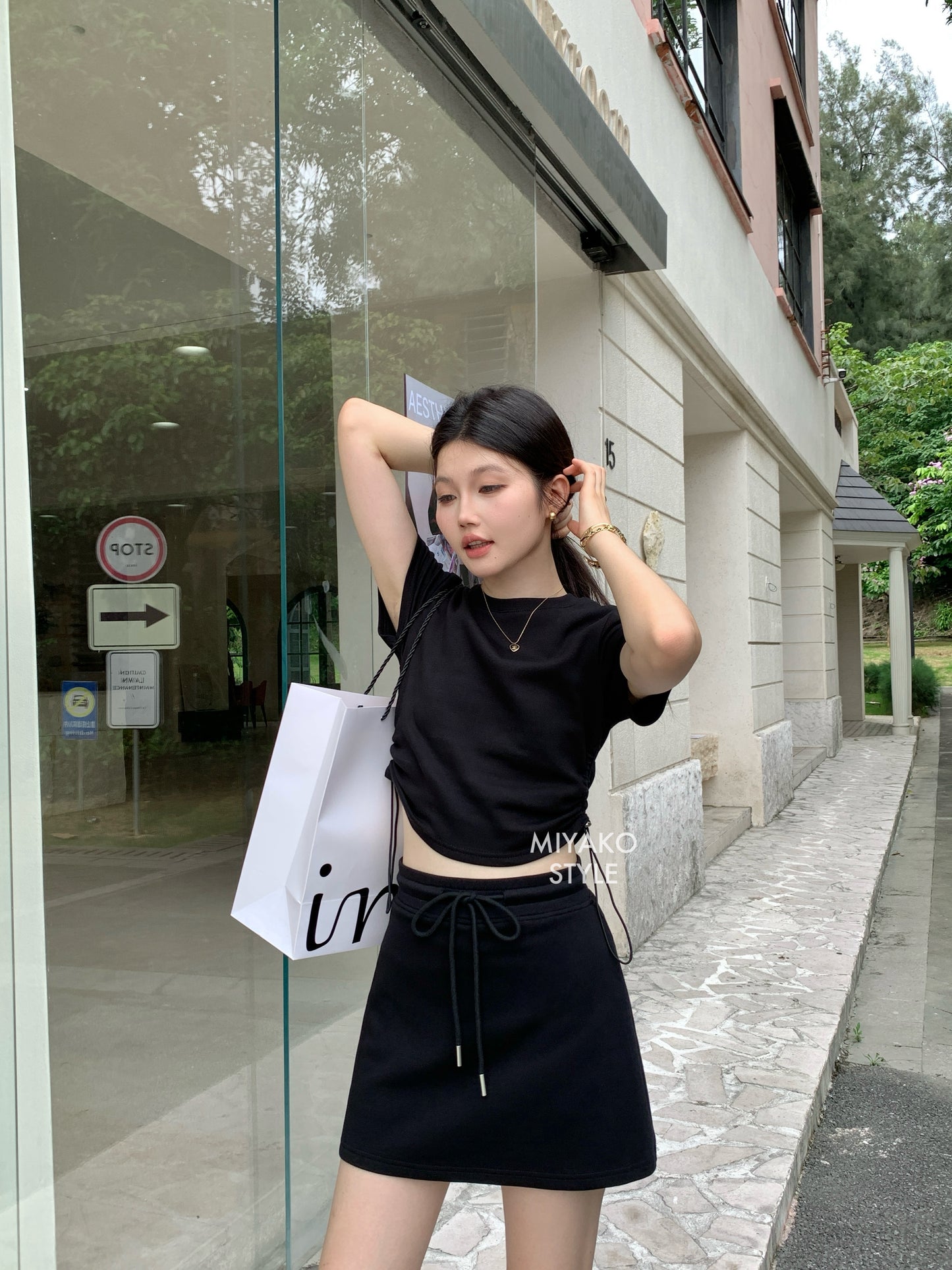 Renee Short Sleeve Crop Top in Black