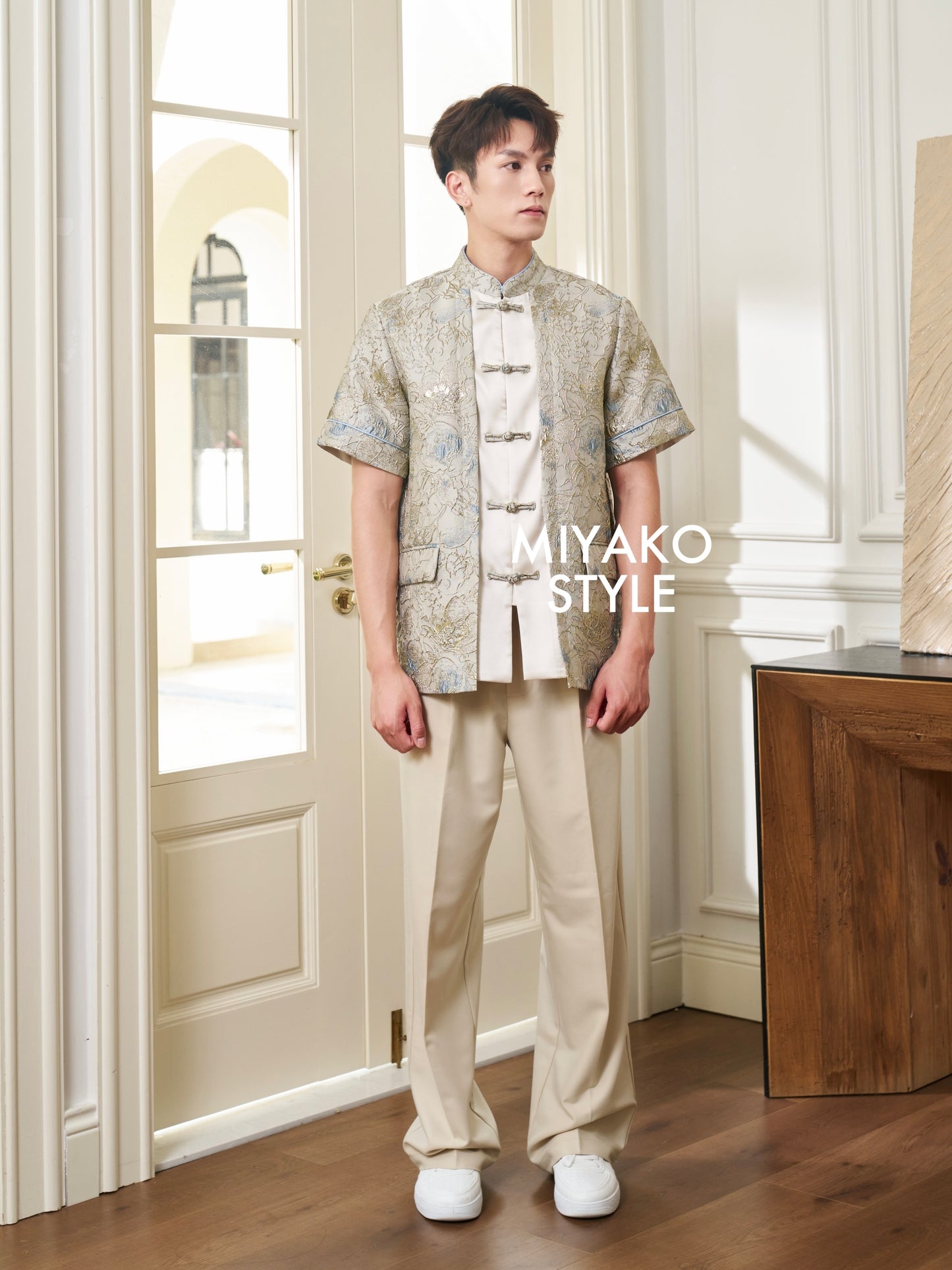 【万事如亿】Billionaire Premium Men Suit Cheongsam in Ash Beige 米灰色男唐装