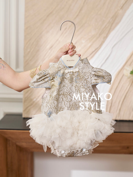 【万事如亿】Billionaire Premium Baby Girl Cheongsam in Ash Beige 米灰色女宝宝