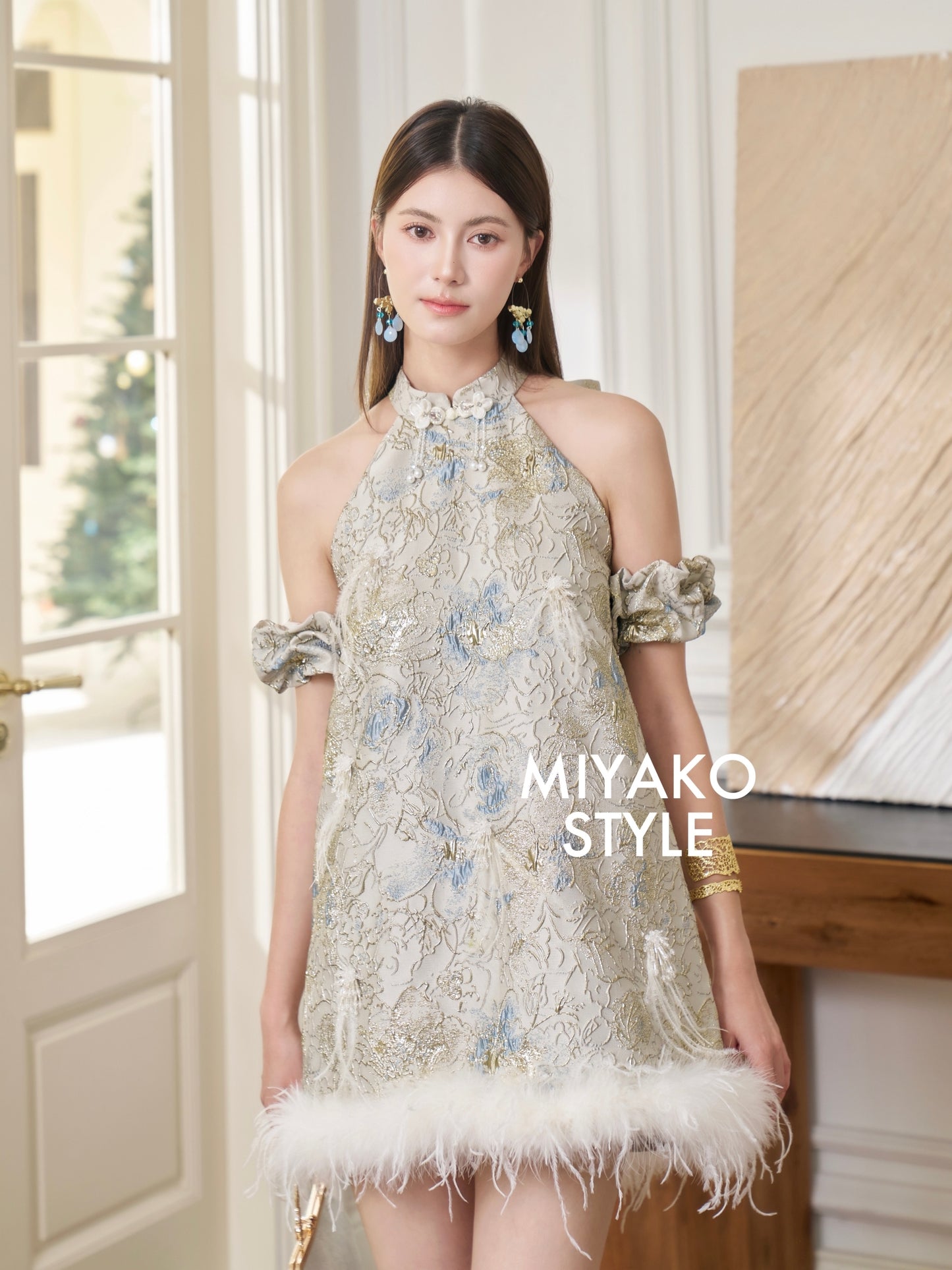 【万事如亿】Billionaire Detachable Sleeve Halter Dress in Ash Beige 米灰色女装挂脖连身裙