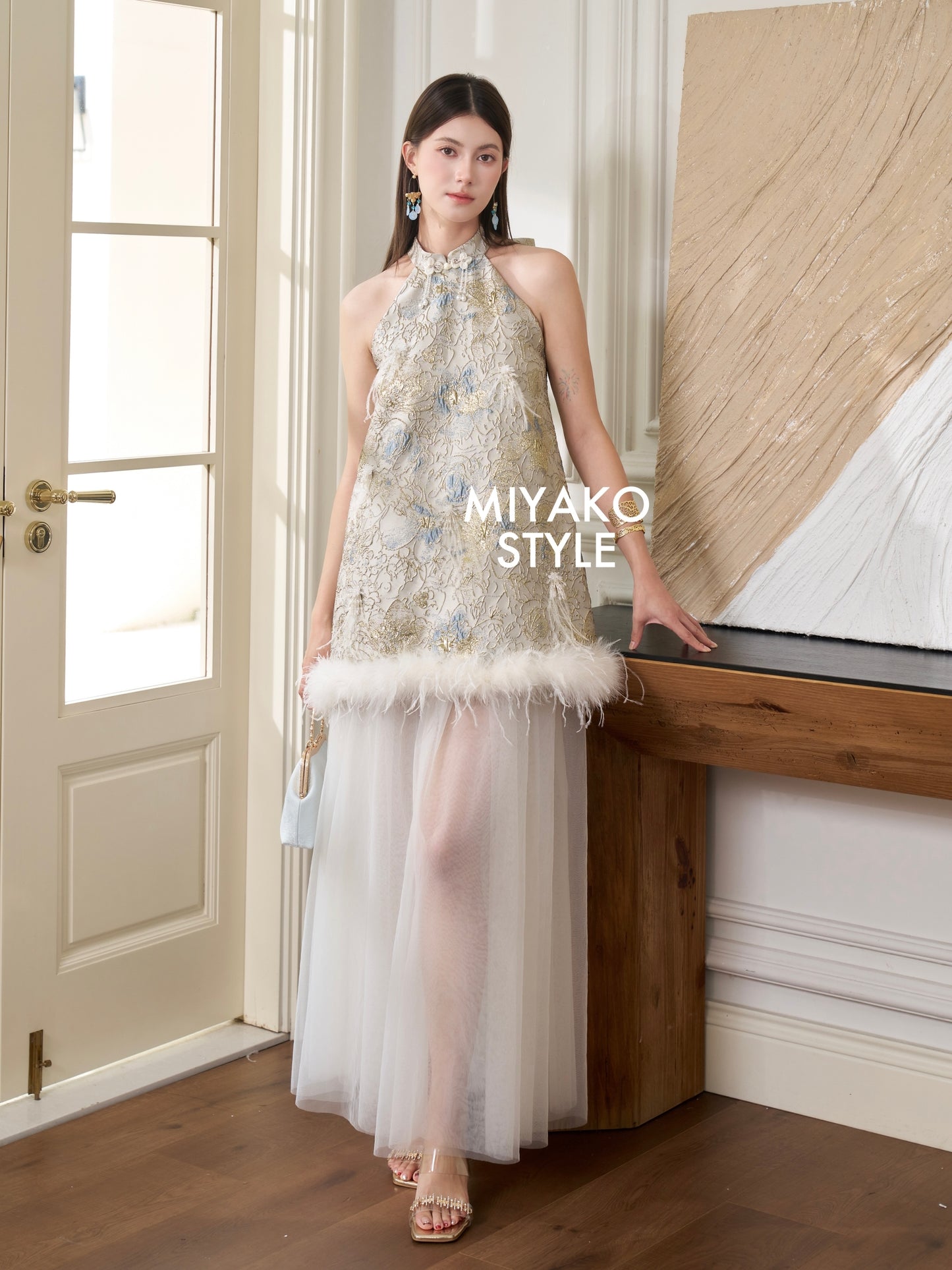【万事如亿】Billionaire Detachable Sleeve Halter Dress in Ash Beige 米灰色女装挂脖连身裙