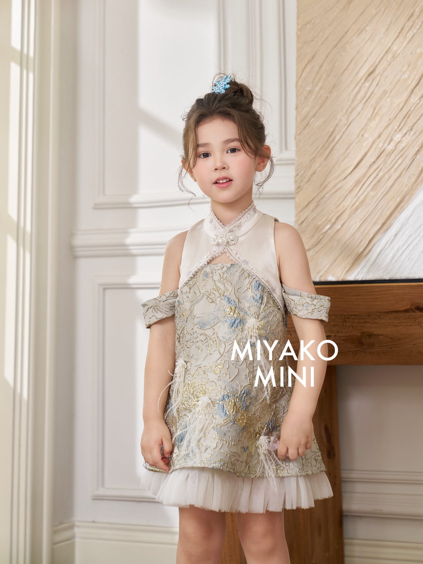 【万事如亿】Billionaire Embroidered Girl Dress in Ash Beige 米灰色小女孩连身裙