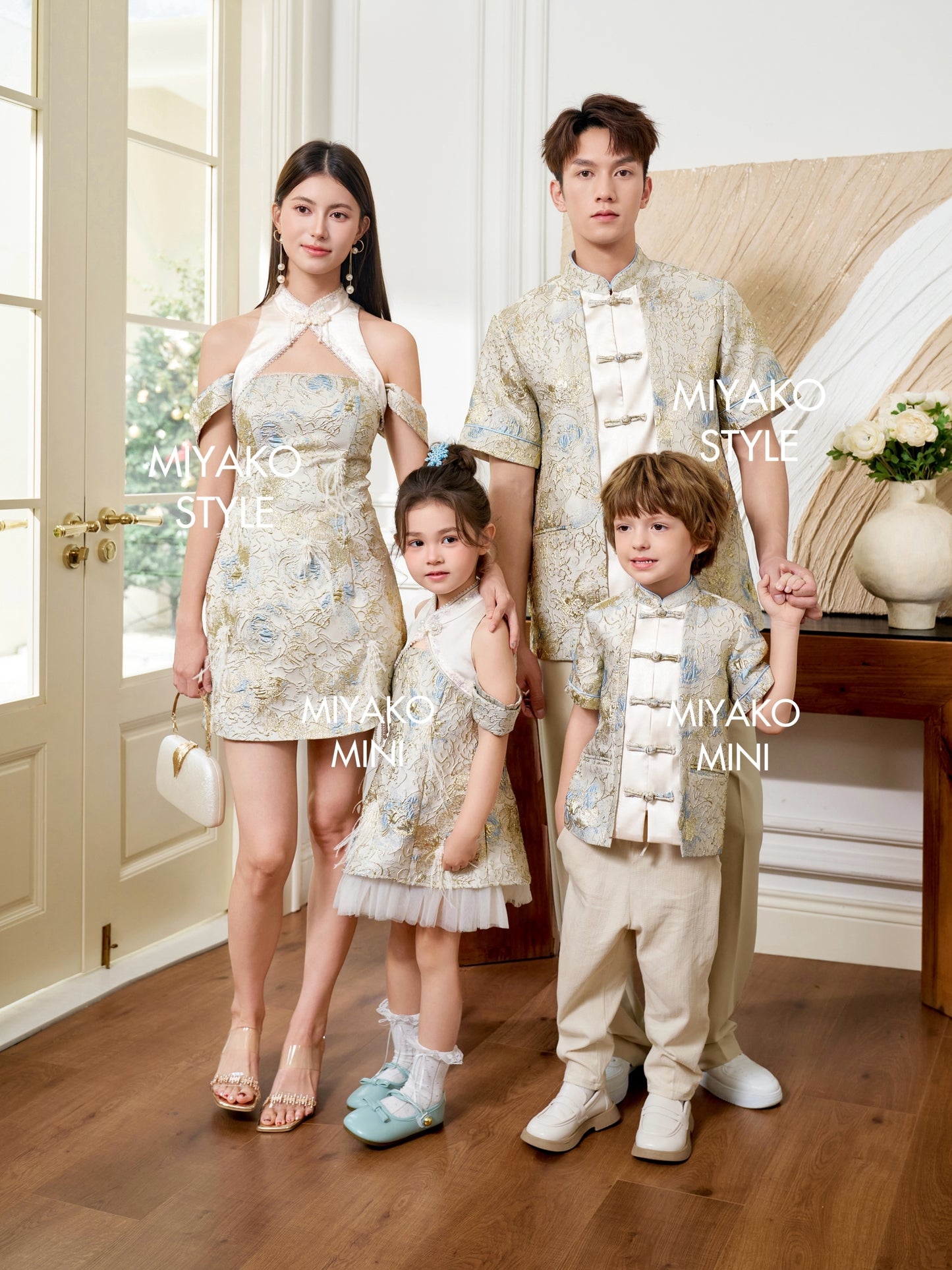 【万事如亿】Billionaire Embroidered Padded & Detachable Sleeve Mini Cheongsam Dress in Ash Beige 米灰色女装短款
