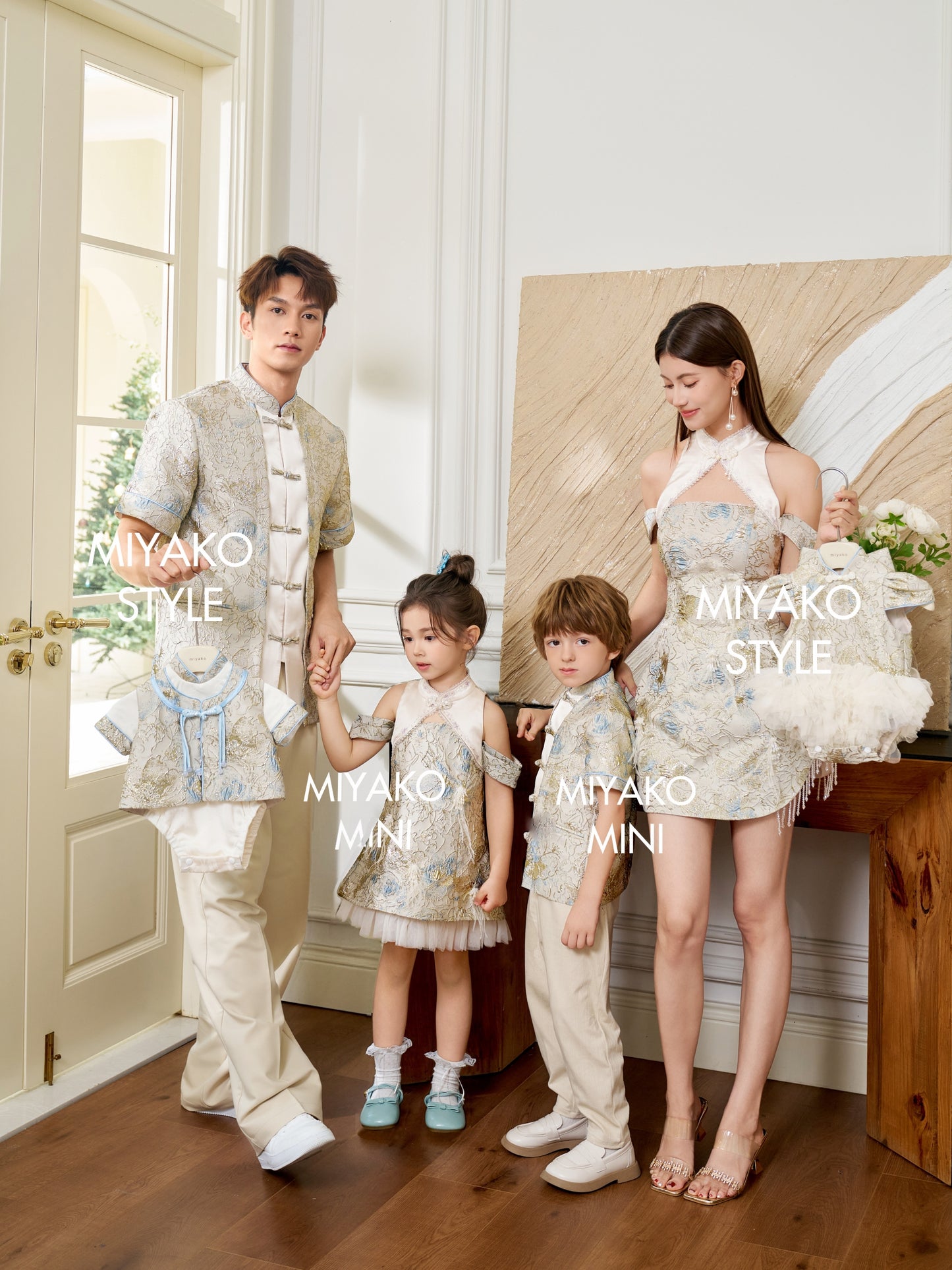 【万事如亿】Billionaire Embroidered Padded & Detachable Sleeve Mini Cheongsam Dress in Ash Beige 米灰色女装短款
