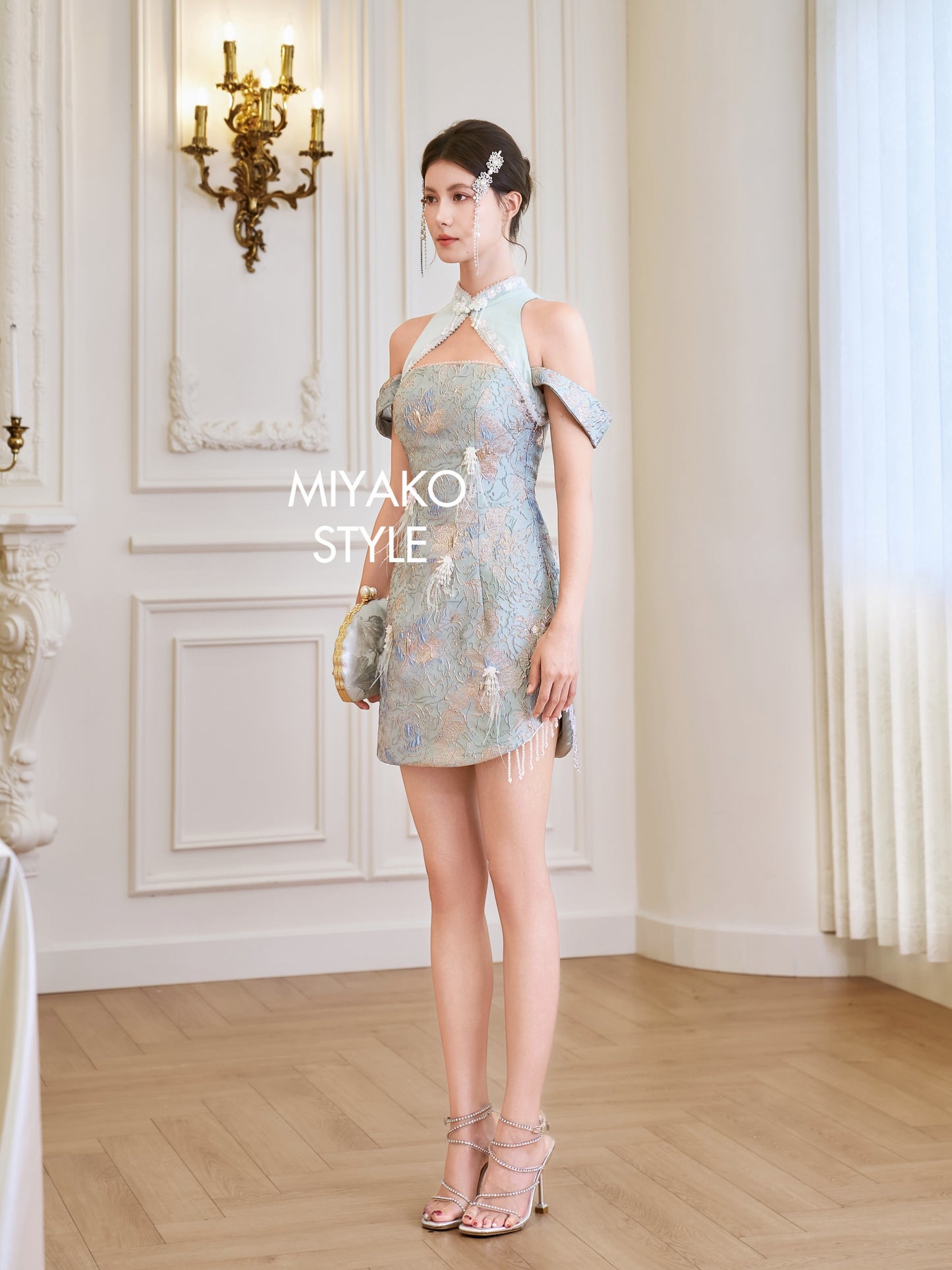 【万事如亿】Billionaire Embroidered Padded & Detachable Sleeve Mini Cheongsam Dress in Sea Blue 绿蓝色女装短款