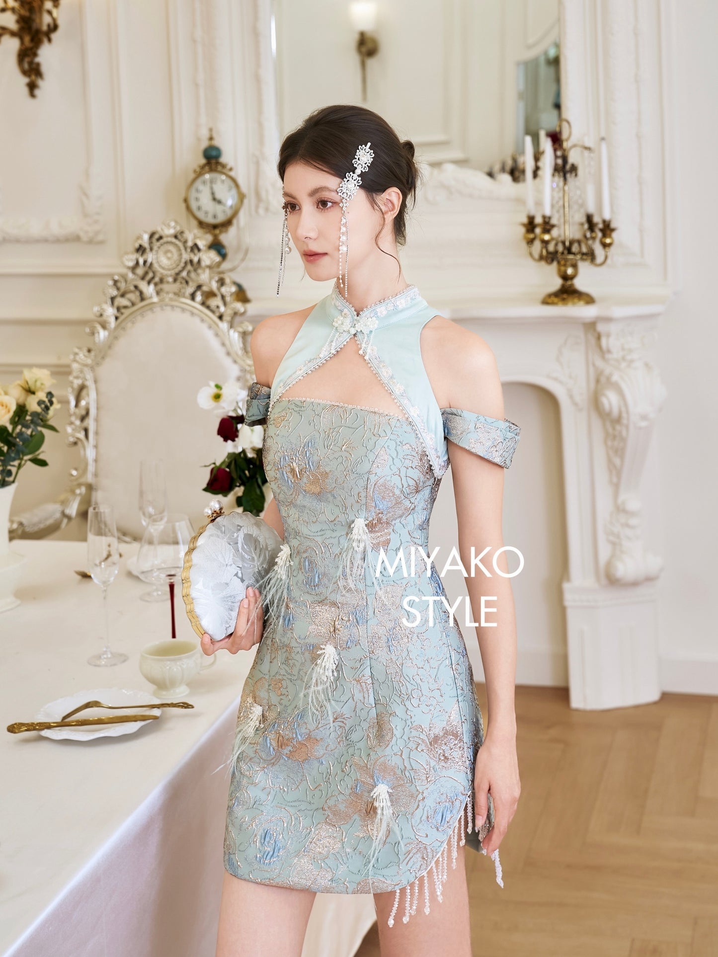 【万事如亿】Billionaire Embroidered Padded & Detachable Sleeve Mini Cheongsam Dress in Sea Blue 绿蓝色女装短款
