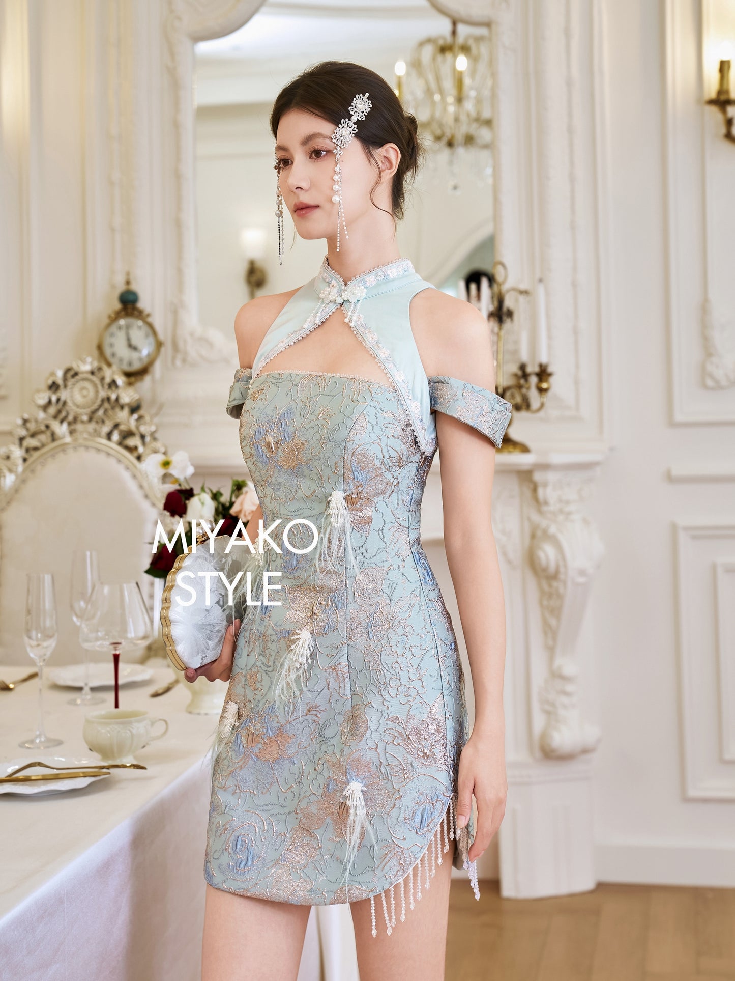 【万事如亿】Billionaire Embroidered Padded & Detachable Sleeve Mini Cheongsam Dress in Sea Blue 绿蓝色女装短款