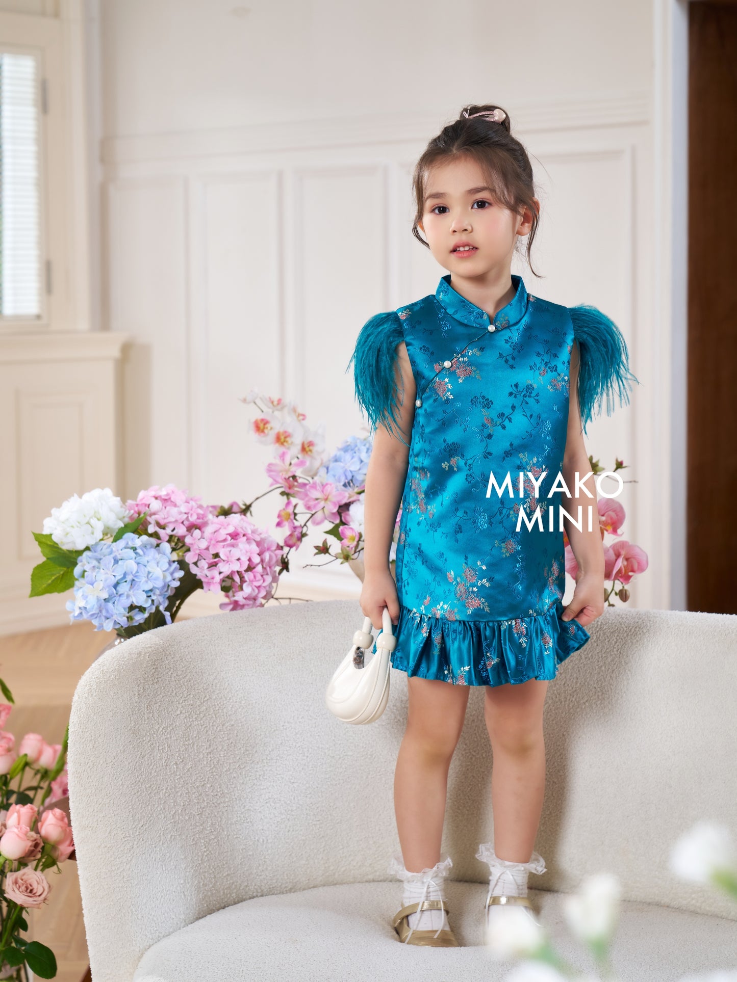 【孔雀开屏】Feather Cheongsam Little Girl Dress in Blue 孔雀蓝小女孩连身裙