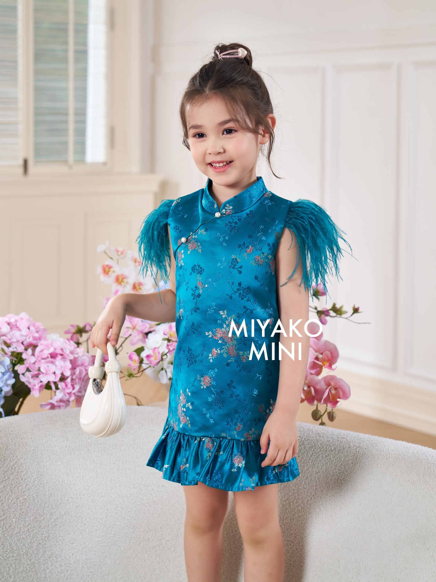 【孔雀开屏】Feather Cheongsam Little Girl Dress in Blue 孔雀蓝小女孩连身裙