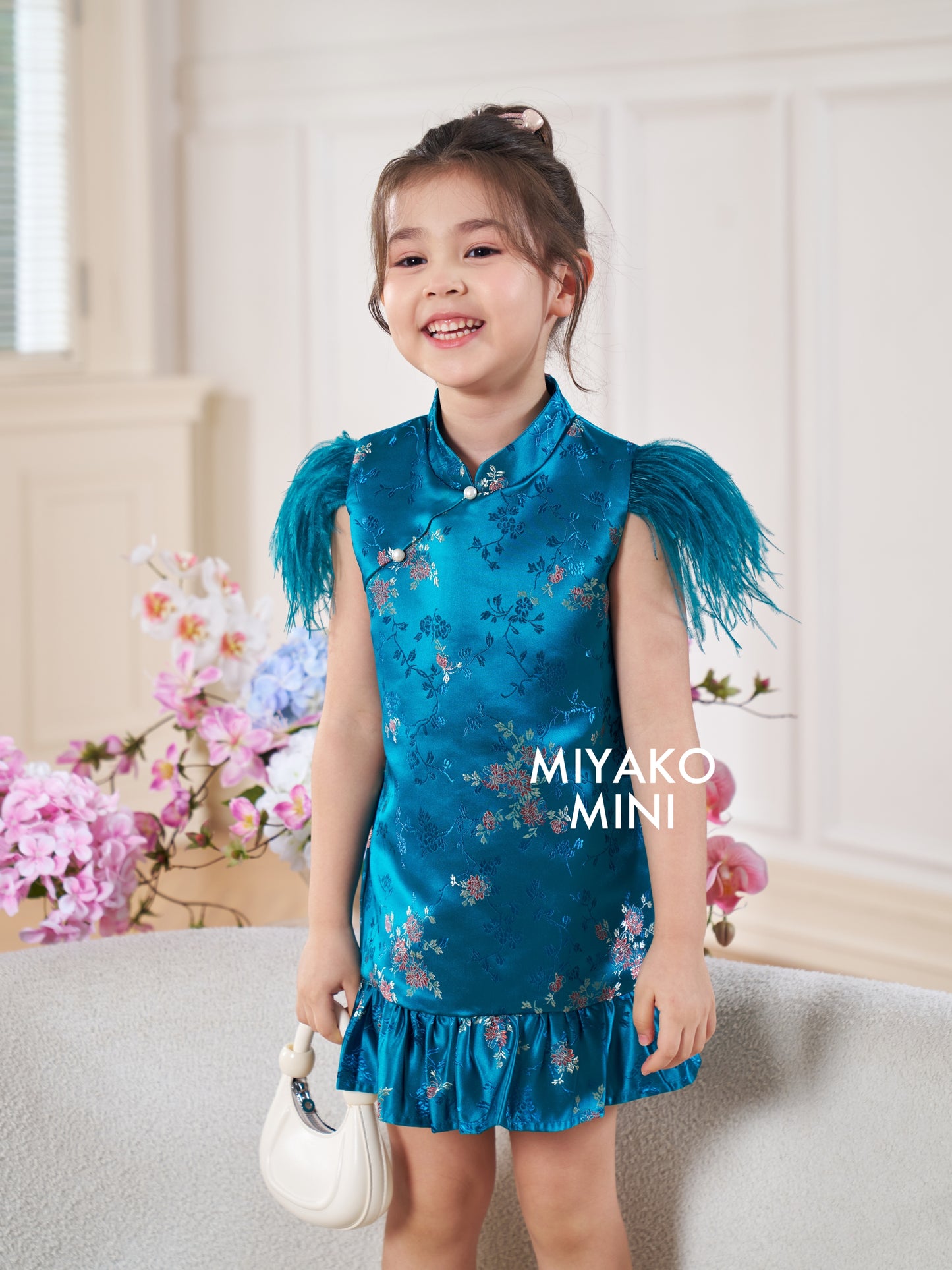 【孔雀开屏】Feather Cheongsam Little Girl Dress in Blue 孔雀蓝小女孩连身裙
