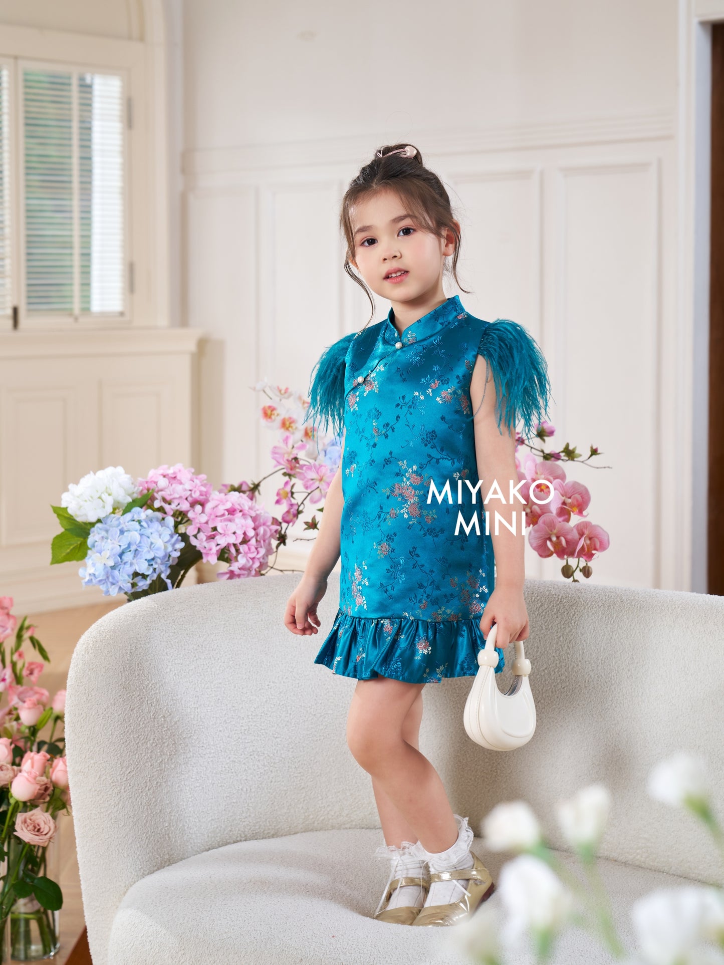 【孔雀开屏】Feather Cheongsam Little Girl Dress in Blue 孔雀蓝小女孩连身裙