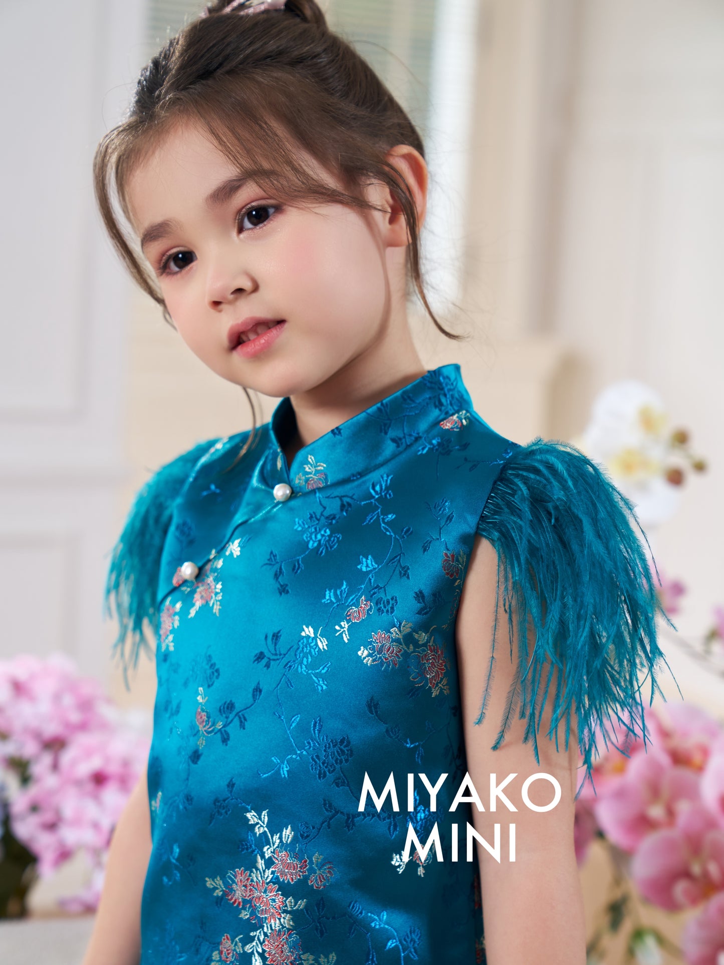 【孔雀开屏】Feather Cheongsam Little Girl Dress in Blue 孔雀蓝小女孩连身裙