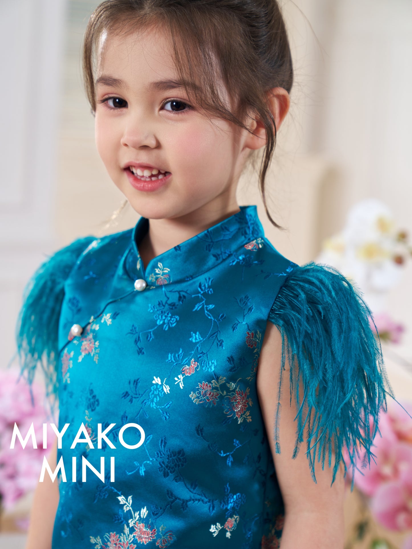 【孔雀开屏】Feather Cheongsam Little Girl Dress in Blue 孔雀蓝小女孩连身裙
