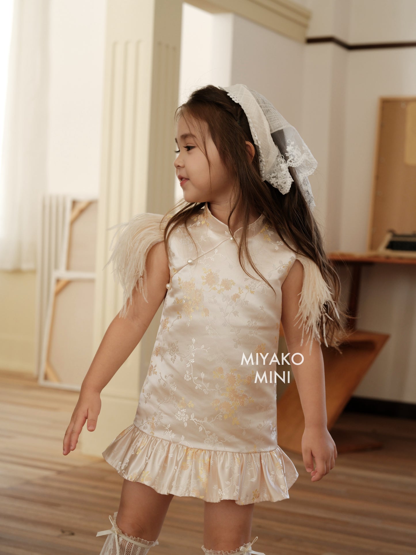 【孔雀开屏】Feather Cheongsam Little Girl Dress in Pink 香槟粉小女孩连身裙