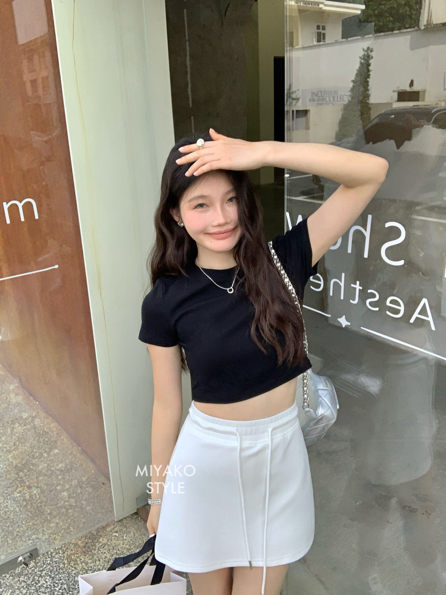 Anna Short Sleeve Crop Top in Black