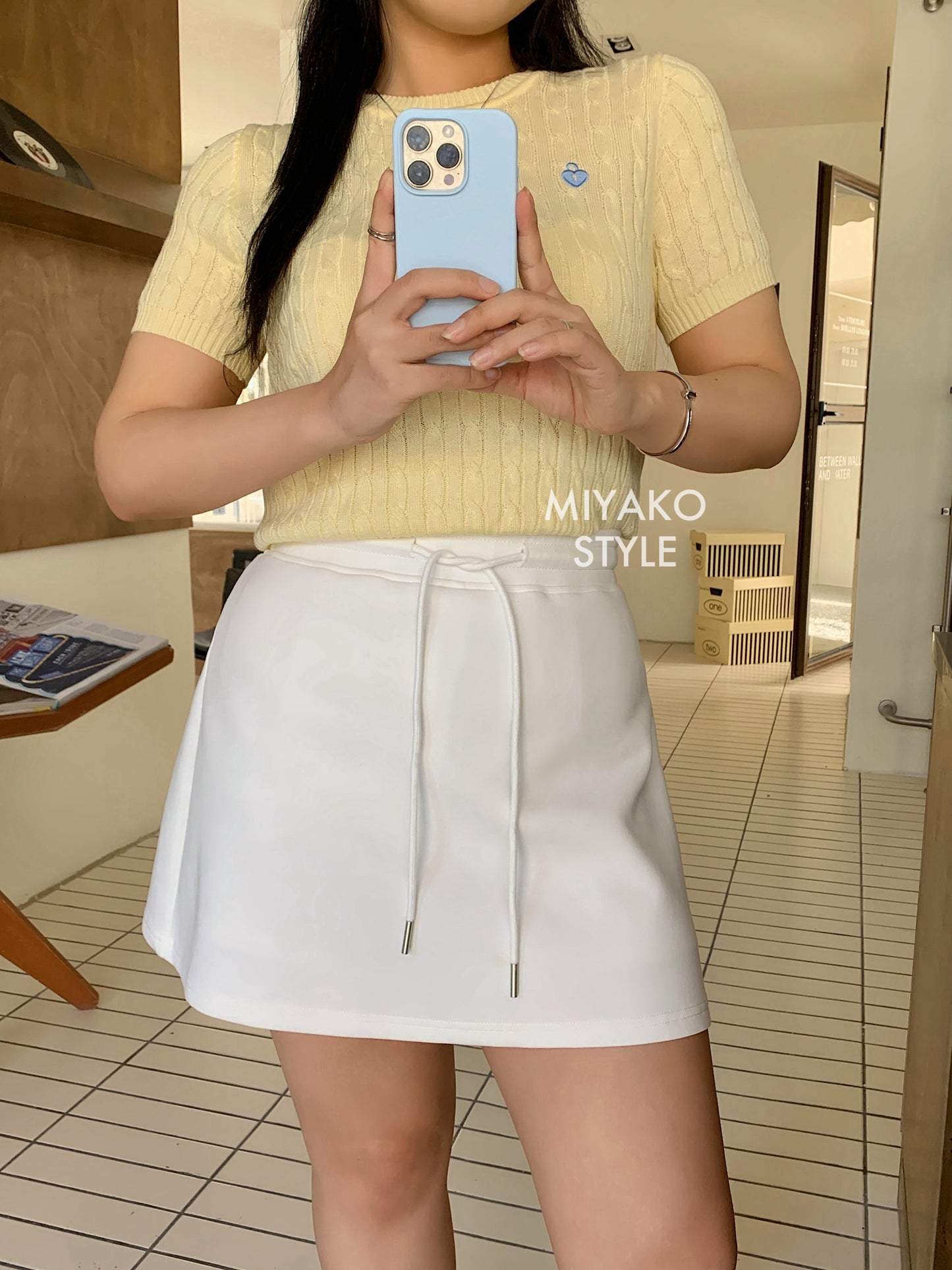 Cheese Mini Skirt in White 白色短裙