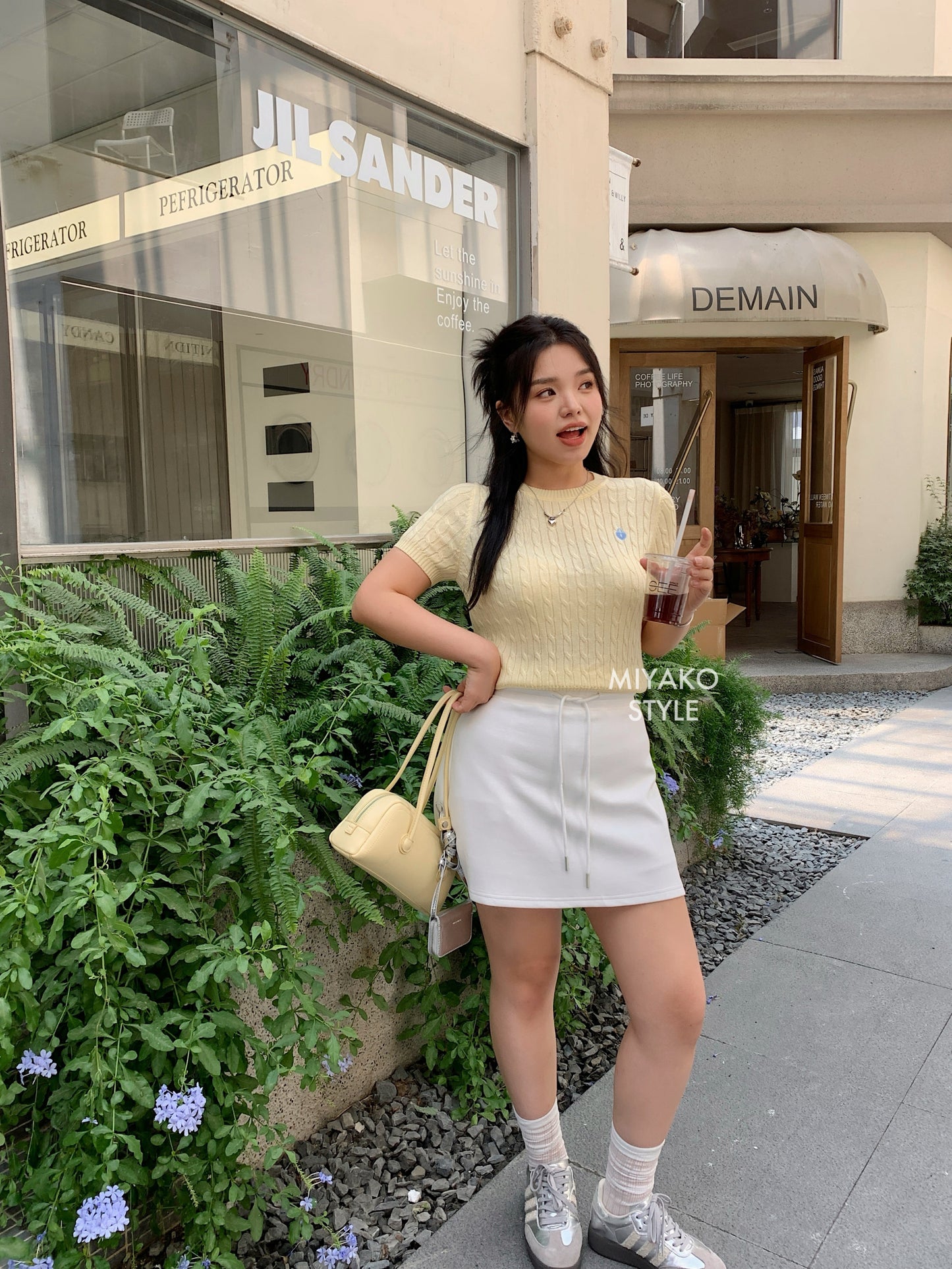 Cheese Mini Skirt in White 白色短裙