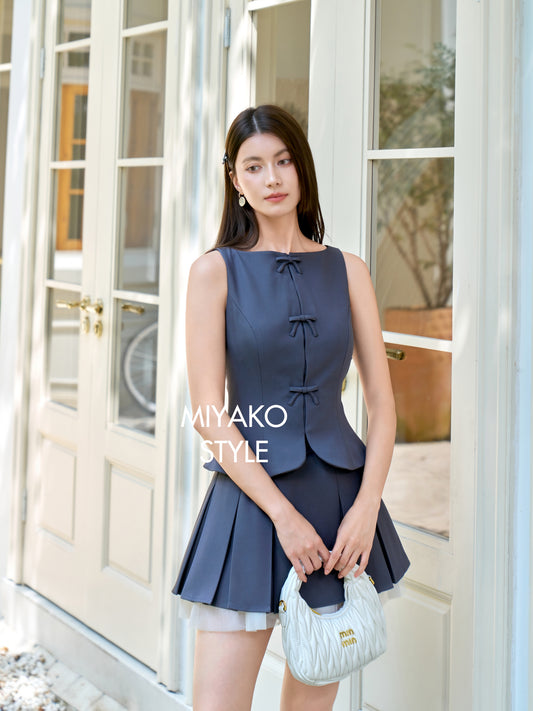 Miu Sleeveless Ribbon Top in Grey