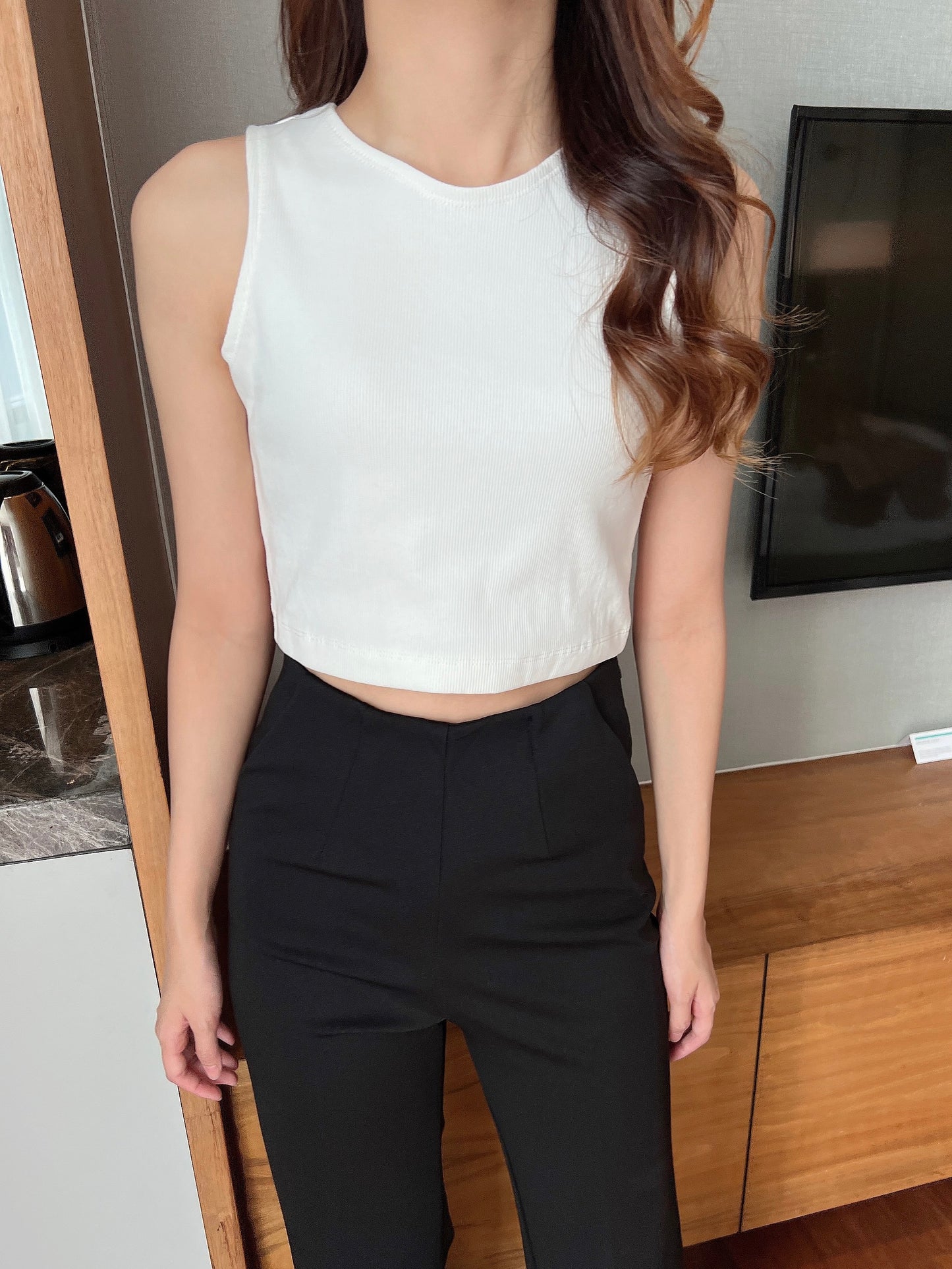 Eve sleeveless Crop Top in White