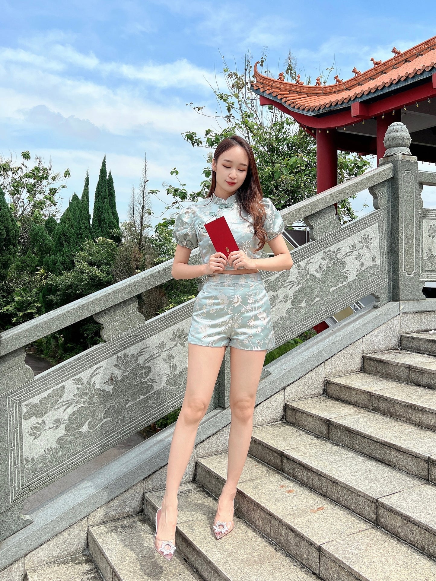 [绿意盎然] Premium Oriental Cheongsam Set in Green