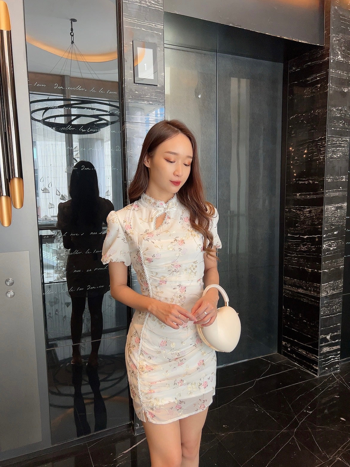 [白色花边] Floral Oriental cheongsam